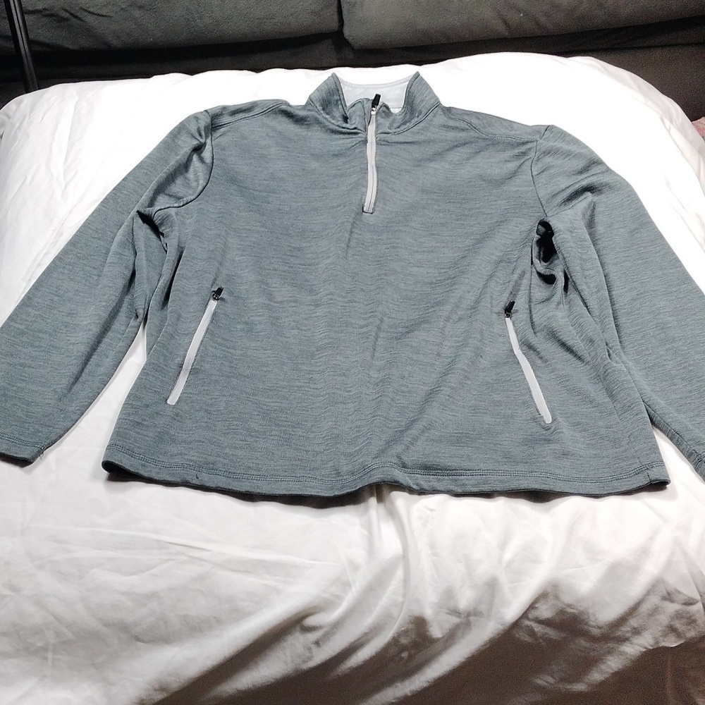 PGA Tour men's long sleeved pullover size medium